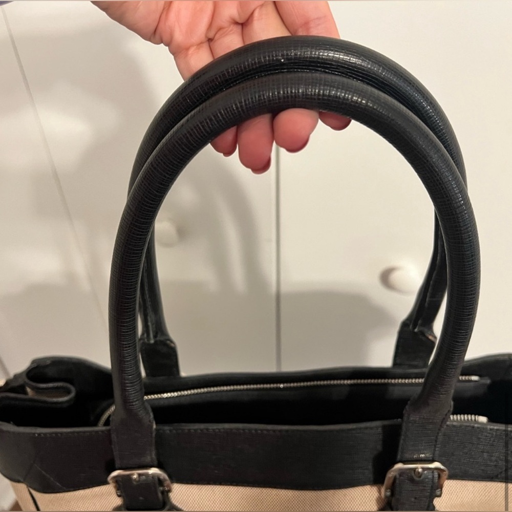 ⭐️ SALE ⭐️ Burberry Canvas and Leather Tote - Picture 8 of 13